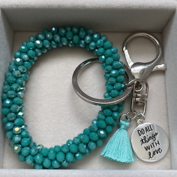 Handmade Teal Beaded Keychain Bracelet Silver Key Ring Wristlet - Picture 2 of 7